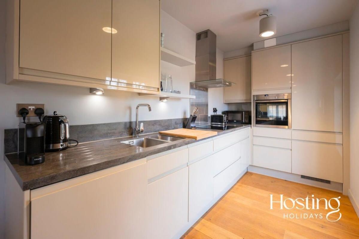 Stylish Luxury Apartment In The Centre Of Henley מראה חיצוני תמונה